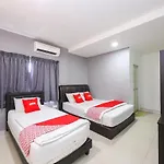 Oyo 89702 Md Hotel Masai